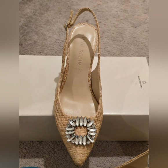 Anne Klein Women's Tan Slingback Shoes - Picture 7 of 11